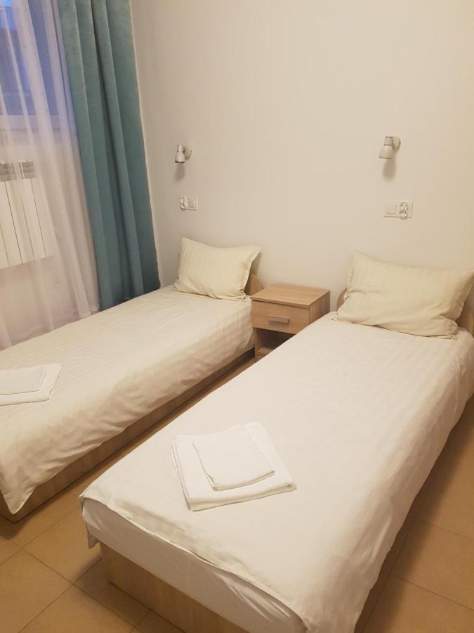 Hostel Mleczna - Metro Zacisze Varsavia Esterno foto