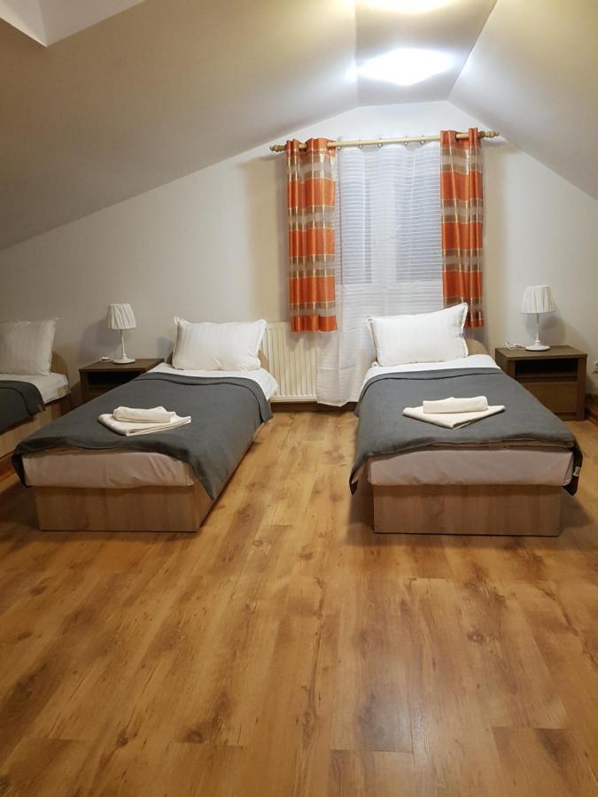 Hostel Mleczna - Metro Zacisze Varsavia Esterno foto