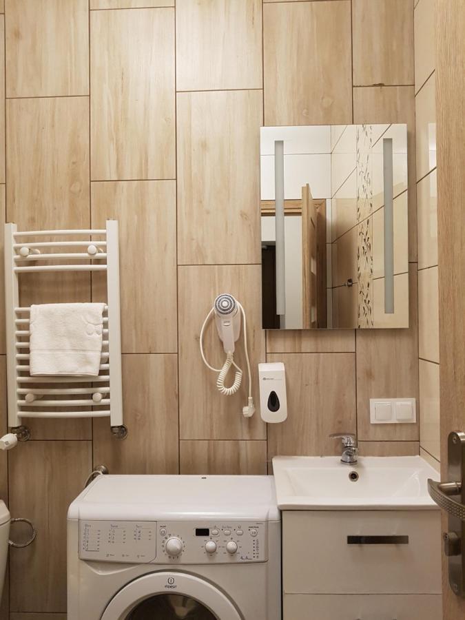 Hostel Mleczna - Metro Zacisze Varsavia Esterno foto