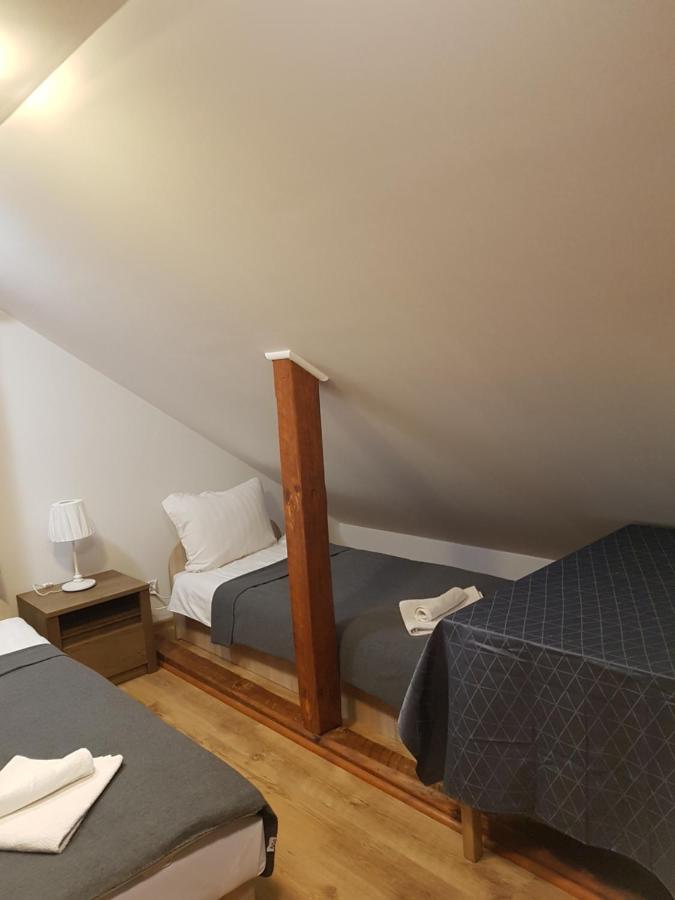 Hostel Mleczna - Metro Zacisze Varsavia Esterno foto