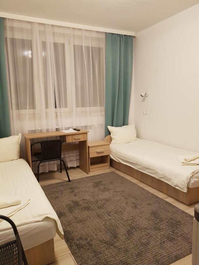 Hostel Mleczna - Metro Zacisze Varsavia Esterno foto