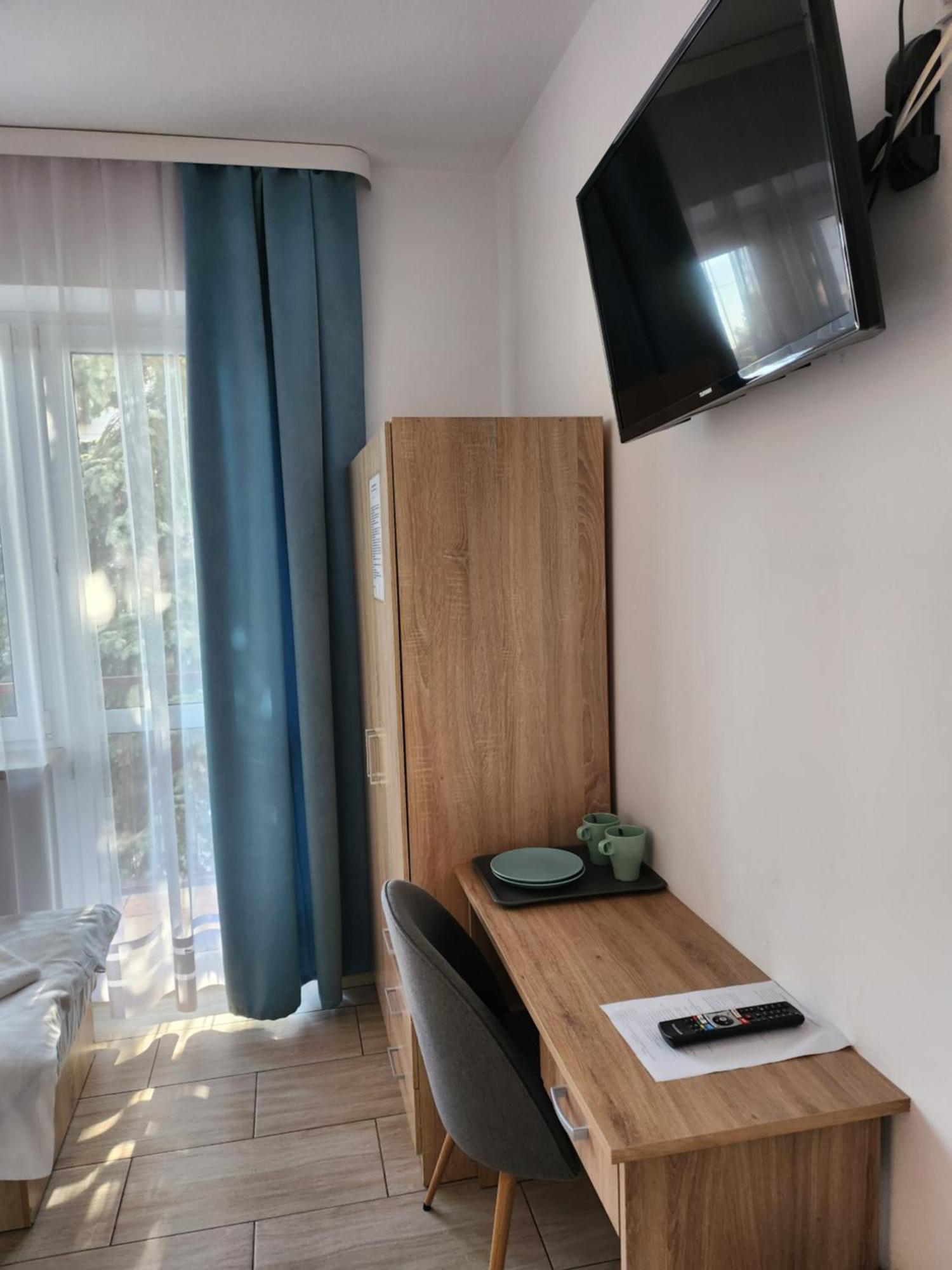 Hostel Mleczna - Metro Zacisze Varsavia Esterno foto
